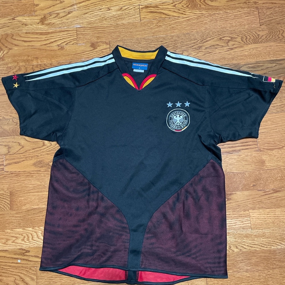 Germany maxima soccer jersey size S